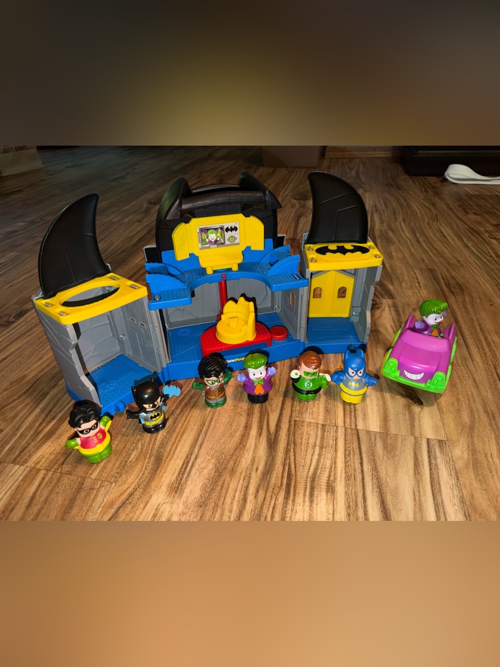 Fisher Price Little People DC Comics Batcave Batman Robin Joker Batgirl